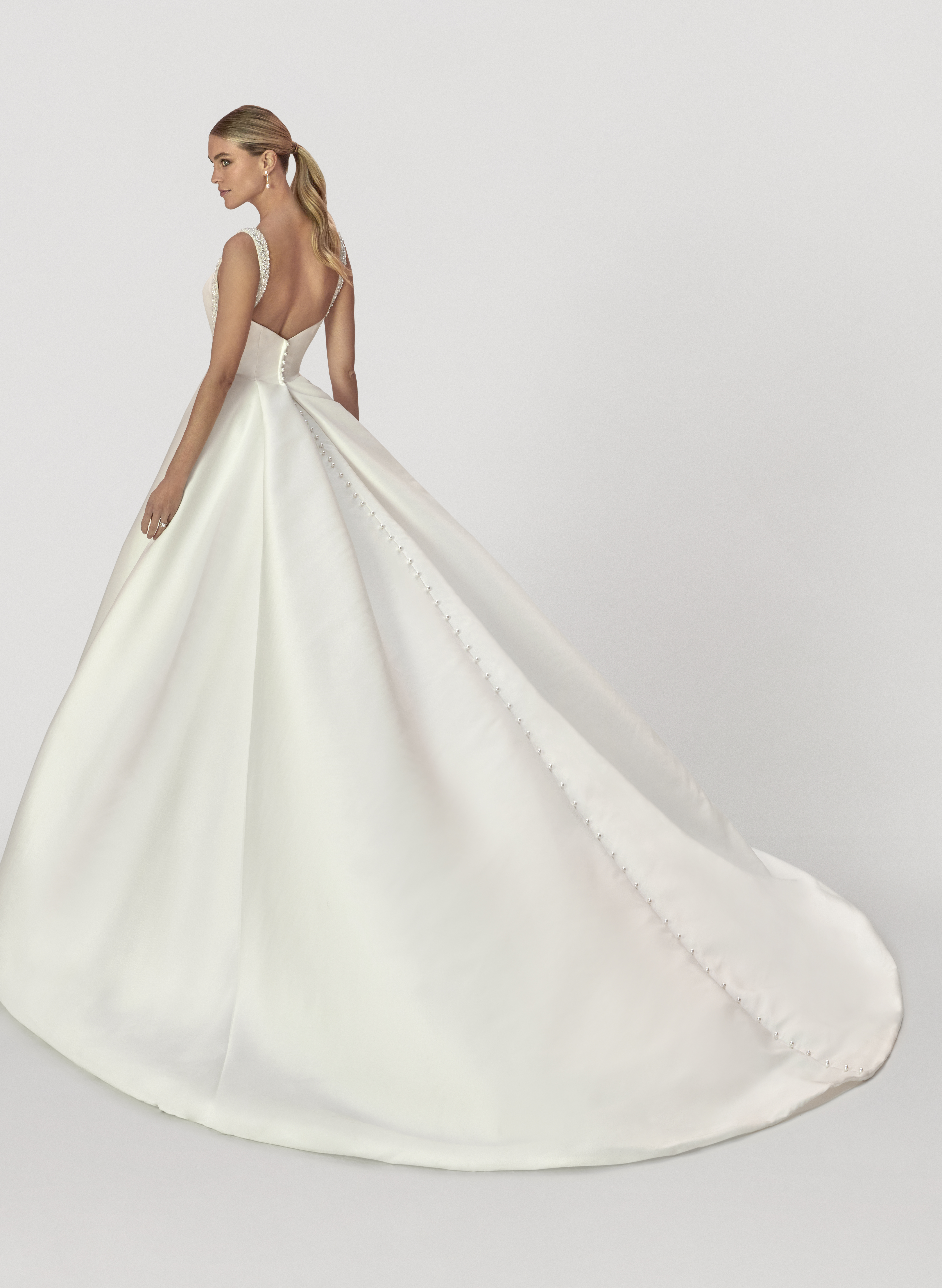 MJ1061-Gala-Studio-03