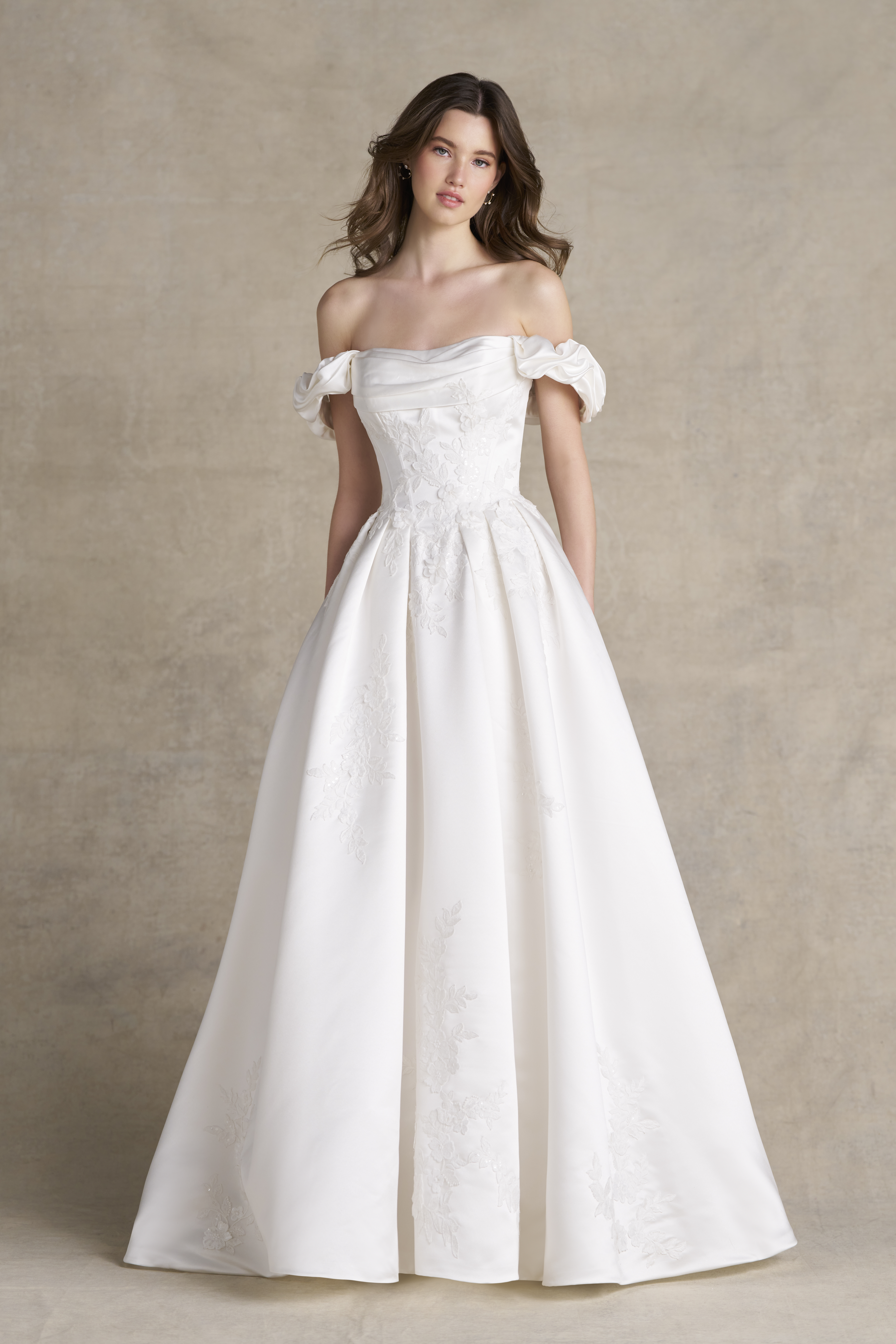 R3972-Studio-01